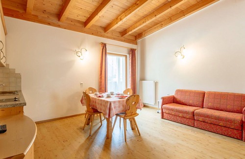 Solda Apartment | Beautiful apartment for 5 guests with WIFI, TV, terrace, pets allowed, panoramic view and parking