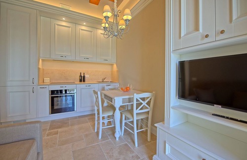 Cerreto Guidi Apartment | Beautiful apartment for 3 guests with WIFI, A/C, pool, TV, panoramic view and parking