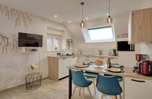 Plouhinec Villa | Beautiful apartment in villa for 4 guests with WIFI, TV, terrace and parking