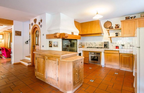 Penia House | Beautiful apartment in villa for 5 guests with WIFI, TV, terrace and parking