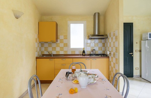 Costa dʼOneglia Villa | Beautiful apartment in villa for 4 guests with A/C, WIFI, patio and pets allowed