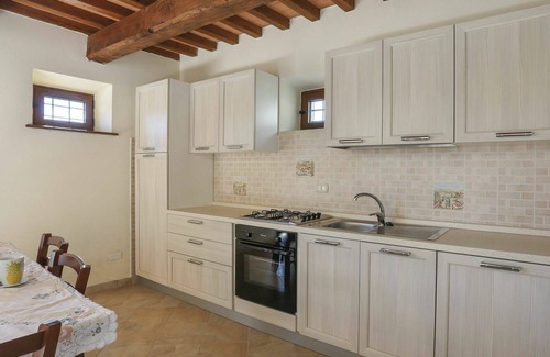 Villa Collemandina Villa | Beautiful apartment in villa for 4 people with WIFI, pool, terrace, pets allowed and parking