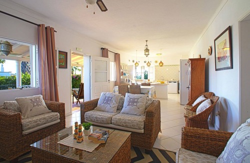 Tavira House | Beautiful apartment in villa for 4 guests with WIFI, pool, TV and terrace