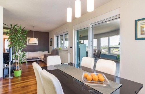 Pula Apartment | Beautiful apartment in Pula with 3 Bedrooms and WiFi