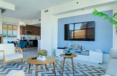 Brickell Condo | Beautiful apartment in the heart of Brickell.