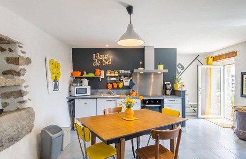 Tregunc House | Beautiful apartment in villa for 4 people with WIFI, TV, terrace and parking
