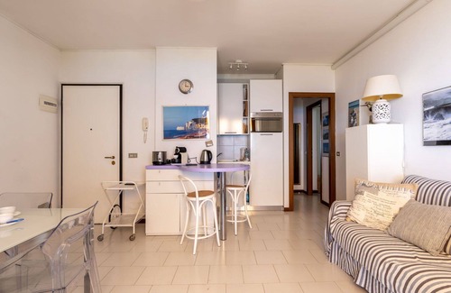 Ospedaletti Apartment | Beautiful apartment for 4 people with pool, A/C, WIFI, terrace and pets allowed