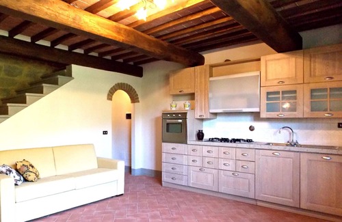 Dicomano Apartment | Beautiful apartment for 2 guests with pool, WIFI, TV and pets allowed