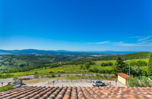 Riparbella Apartment | Beautiful apartment for 5 people with pool, WIFI, TV, terrace and panoramic view