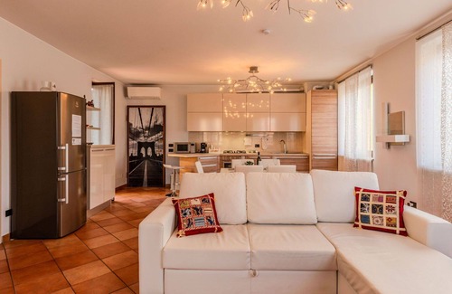 Rovellasca Apartment | Beautiful apartment for 4 guests with A/C, WIFI, TV and balcony