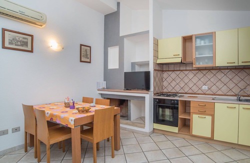 Sant'Elmo House | Beautiful apartment in villa for 6 people with A/C, TV, terrace and pets allowed