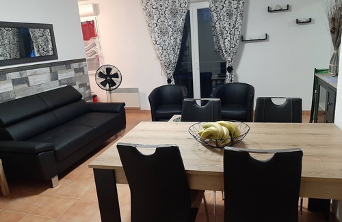 Berriac Apartment | Beautiful apartment minutes from Carcassonne
