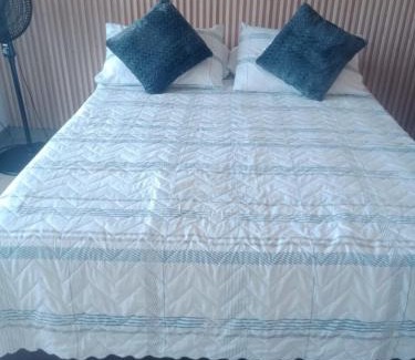 San Martin Apartment | Beautiful Apartment Suite with Sea View