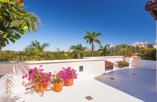 Seybold Apartment | Beautiful apartment on Fisher Island