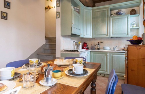 Cascine-La Croce Apartment | Beautiful apartment with A/C, WIFI, TV, balcony, pets allowed and panoramic view, close to Pisa