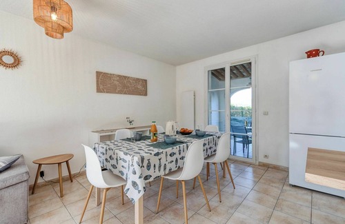 Cogolin Apartment | Beautiful apartment with WIFI, A/C, pool, TV, patio, pets allowed, panoramic view and parking