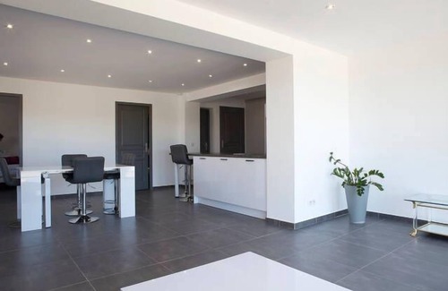 Juvignac Apartment | Beautiful apartment with infinity pool and jacuzzi !!!