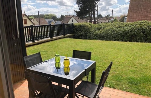 Cabourg Apartment | Beautiful Apartment With Garden,l;,k