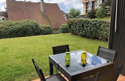 Cabourg Apartment | Beautiful Apartment With Garden,l;,k