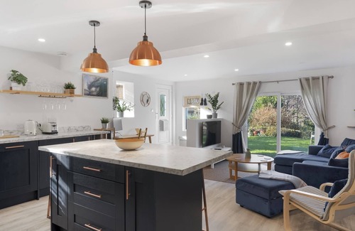 Exeter Apartment | Beautiful Apartment with Parking, Central Exeter