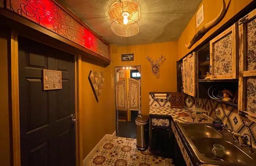 Midtown House | BEAUTIFUL ART VILLA at EXCLUSIVE BOHO HOUSE BAR