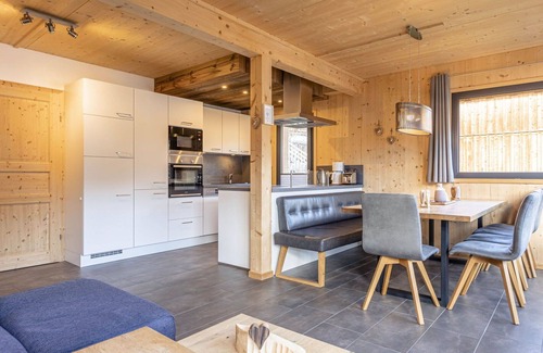 Steinach am Brenner House | Beautiful apartment in villa for 8 people with WIFI, TV, terrace, panoramic view and parking