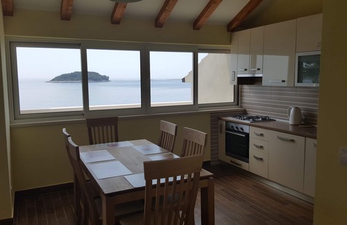 Prizba Apartment | Beautiful Attic Apartment With A Stunning Sea View 4+1