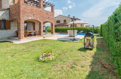 Butkovici Cabin | Beautiful authentic stone holiday house with private swimming pool and garden
