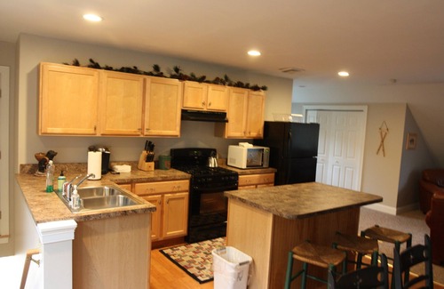 Stratton House | Beautiful barn-house located 5 mins from Stratton mountain brand new generator