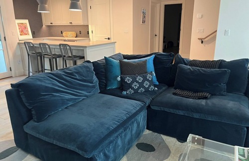 Downtown Apartment | Beautiful Basement Apartment In Downtown Menlo Park, 5 Minutes from Stanford!