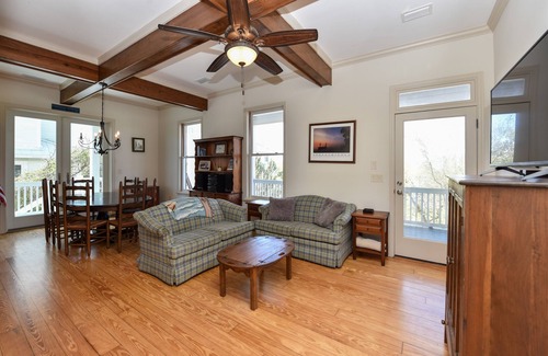 Sea Palm Village House | Beautiful Beachfront Colonel's Cottage