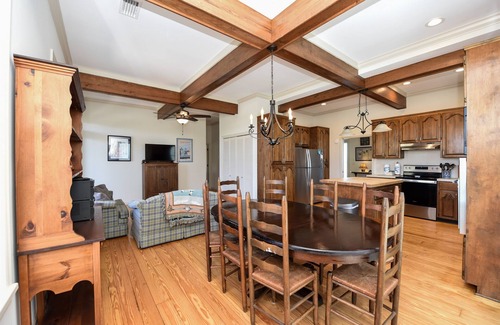 Sea Palm Village House | Beautiful Beachfront Colonel's Cottage