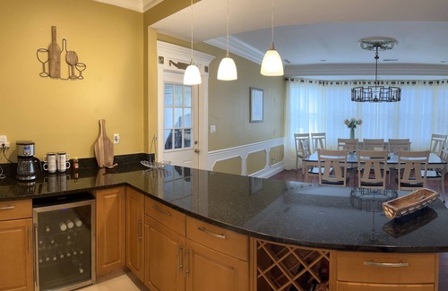 Ventnor City House | Beautiful Beach Block House in Ventnor with 3 wrap around decks and ocean views