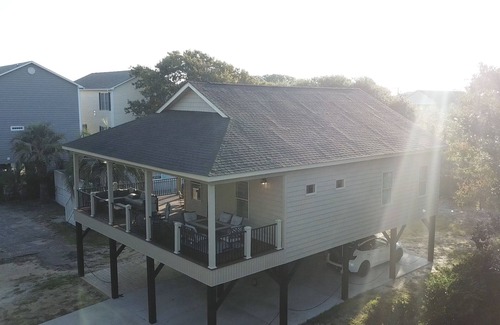 Surfside Beach House | Beautiful Beach Home -3 min walk to beach -with golf cart option