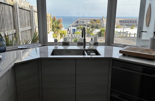Hayle House | Beautiful Beach House. Stunning sea views, easy access to Hayle golden beach.