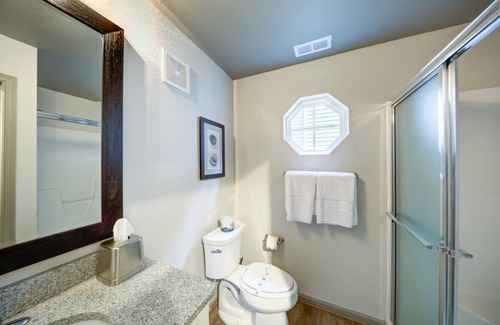 Sea Scape Resort | Beautiful Beaches & Fun Activities! Waterpark, Volleyball, Hiking