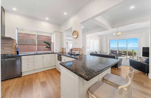 Somerton Park Apartment | Beautiful beachfront home with amazing coastal views