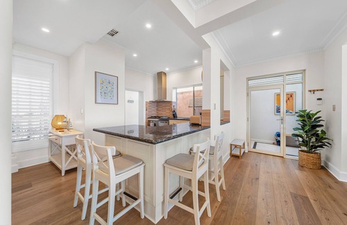 Somerton Park Apartment | Beautiful beachfront home with amazing coastal views