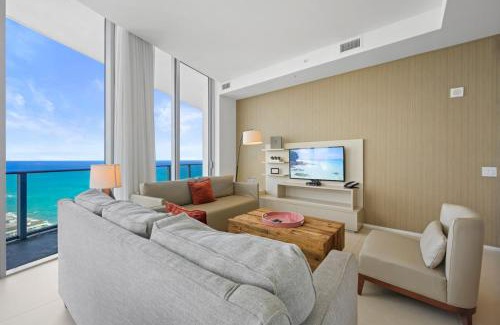 Hollywood South Central Beach Apartment | Beautiful Beachfront Penthouse