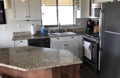 St. Charles House | Beautiful Bear Lake House, with big grassy yard, 4 mins to North Beach.
