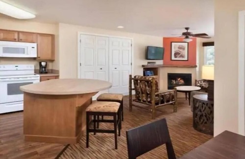 Big Bear Lake Resort | Beautiful Big Bear Resort with Loads of Amenities Dec 14 - 21 2023