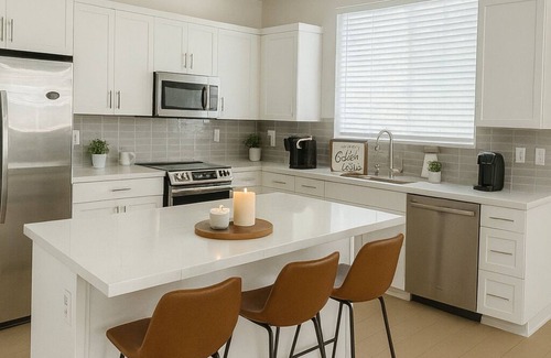 Eastvale Condo | Beautiful Brand-New Townhouse – Super Clean, Family Friendly & Close to Shopping