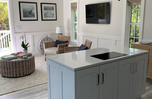 Anna Maria House | Beautiful brand new guest house, steps to Pine, 5 minutes to beach, heated pool