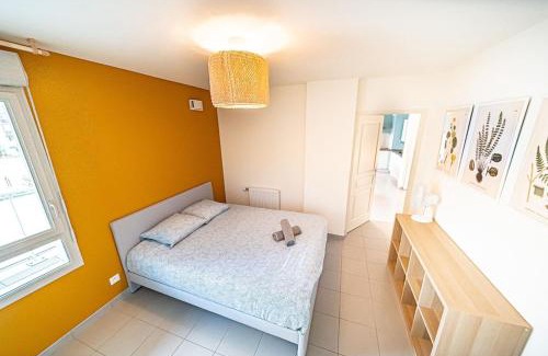 Venissieux Apartment | Beautiful bright 2-room apartment with balcony and parking