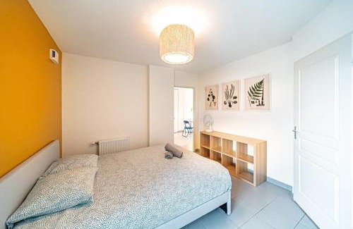 Venissieux Apartment | Beautiful bright 2-room apartment with balcony and parking