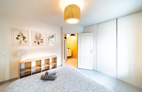 Venissieux Apartment | Beautiful bright 2-room apartment with balcony and parking