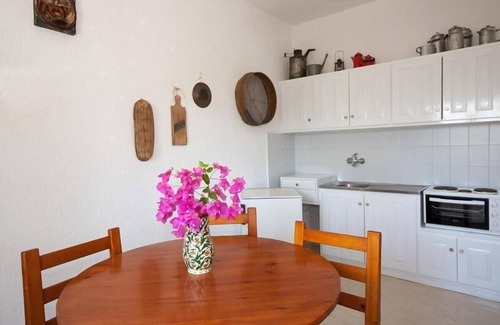 Istron Apartment | Beautiful, bright holiday flat with swimming pool