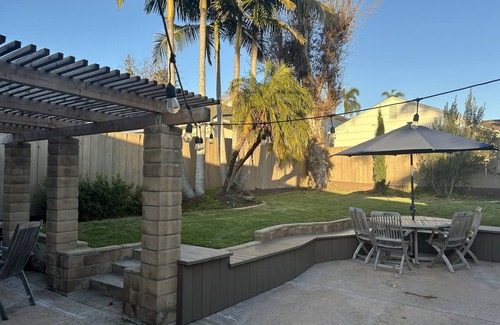 Talmadge House | Beautiful & Bright Talmadge Home