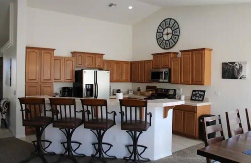 Bullhead City House | Beautiful Bullhead Retreat