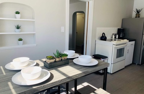 University North Condo | Beautiful Bungalow Next to CSU -FREE Cruiser Bikes